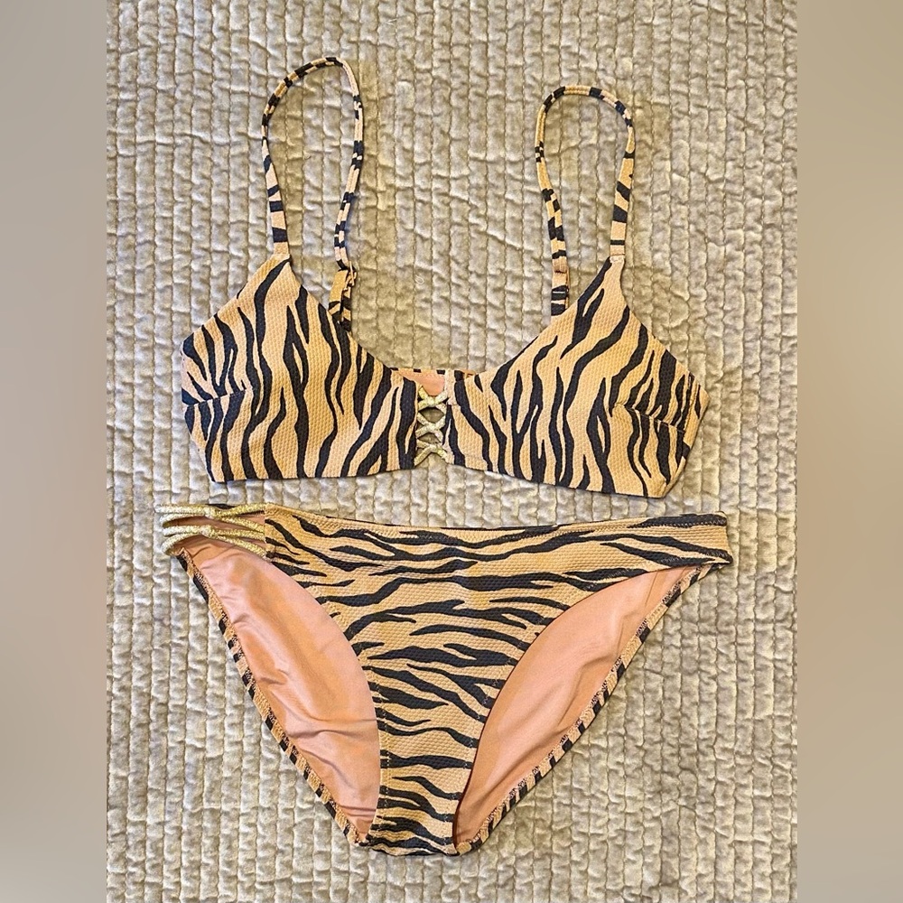 Aerie Tiger Stripe V Scoop Bikini Top w/ Bottoms, Size Medium
